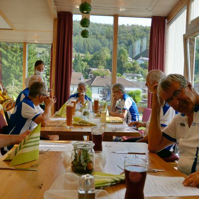 P30 Mittagessen im Wilder Mann